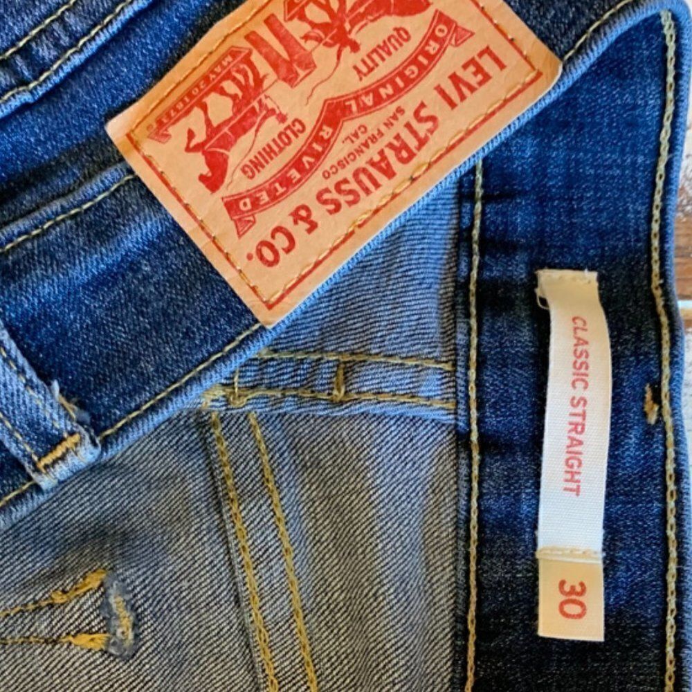 Levi's Classic Jean  - Picture 3 of 6